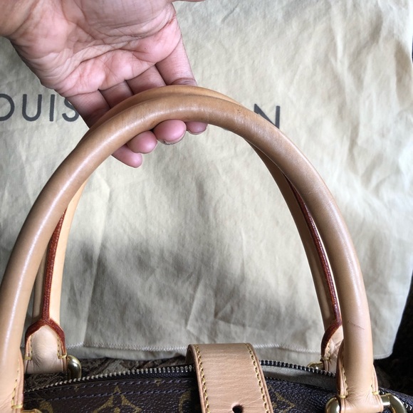 Louis Vuitton Manhattan Gm ❤️SOLD❤️ - Picture 7 of 8